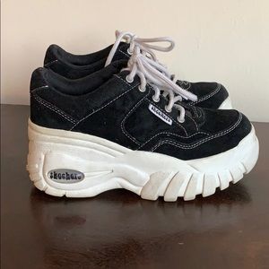 Platform skechers 90s